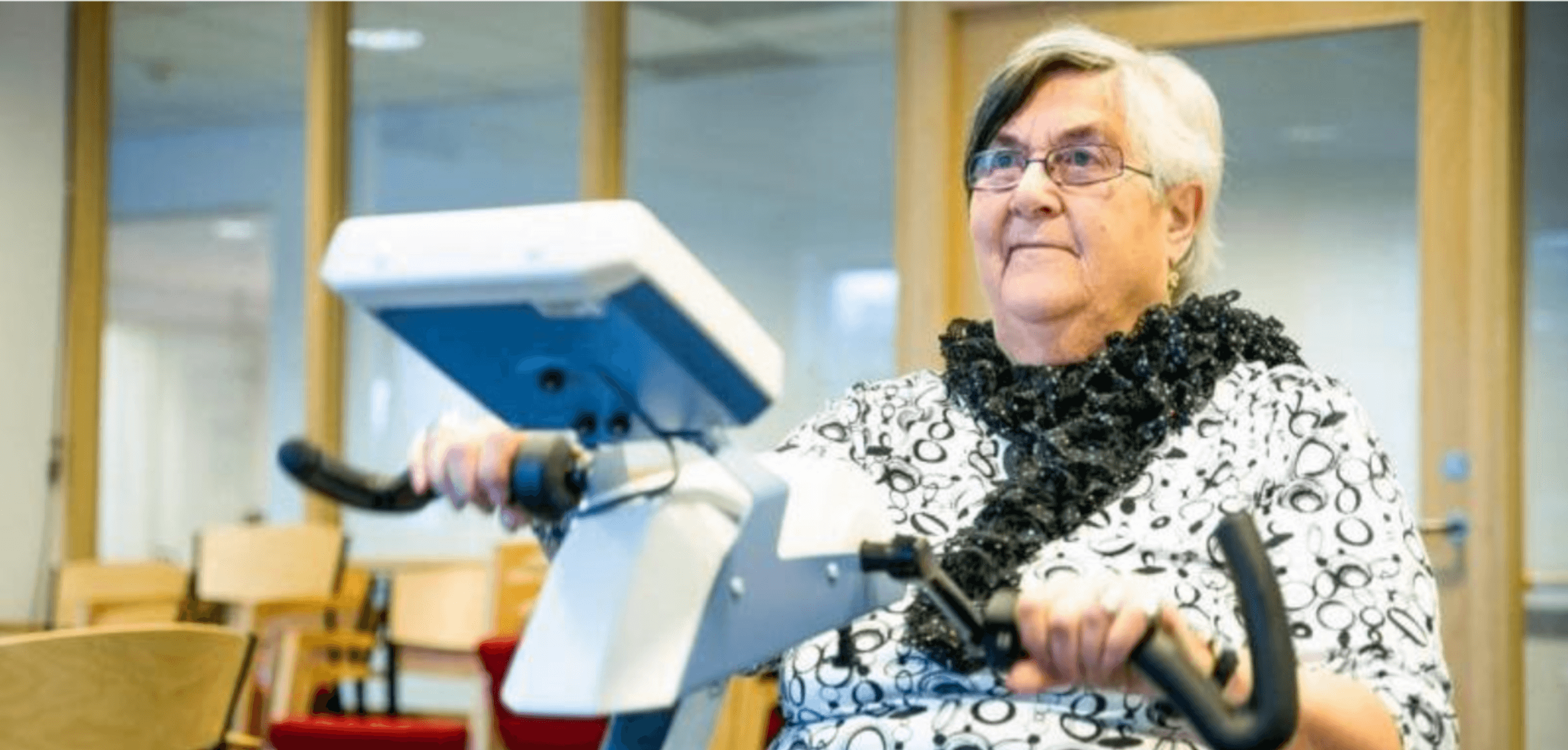 Wenche Gjertsen hadde en hverdag preget av daglige fall. Etter tre måneder med sykkeltrening og Motiview har hun kun falt tre ganger. - Det er reneste åpenbaringen, det er helt utrolig, sier 75-åringen.